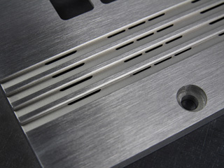 Пескоструйная обработка, шлифовка, крацовка