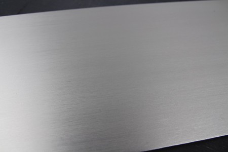 Крацевание (направленная шлифовка) и анодирование-0