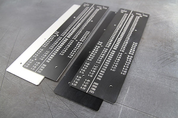 Панели с анодированием в черный цвет