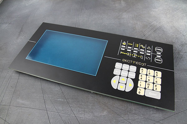 Панель управления с пленочной клавиатурой на печатной плате