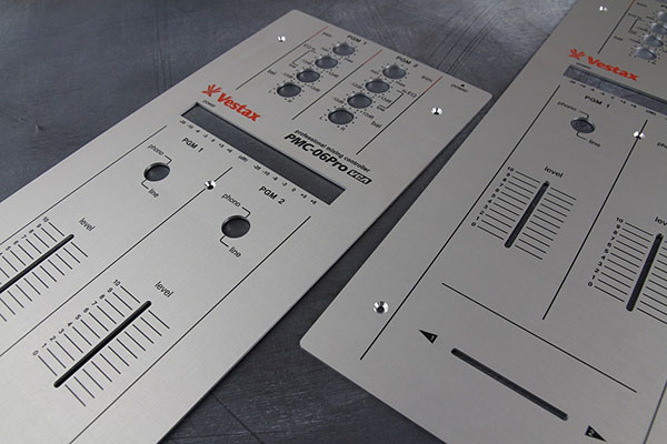 Панель из алюминия для музыкального оборудования