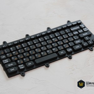Cиликоновая qwerty-клавиатура черного цвета с нанесением шелкотрафаретной печати
