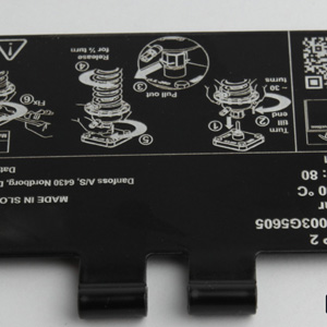 Металлическая табличка с дополнительным элементом